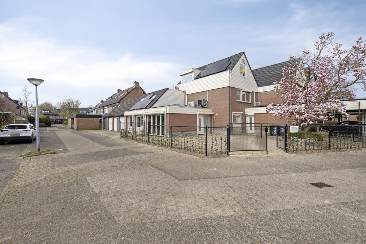 Te koop: Foto Woonhuis aan de Besanconlaan 1 in Eindhoven