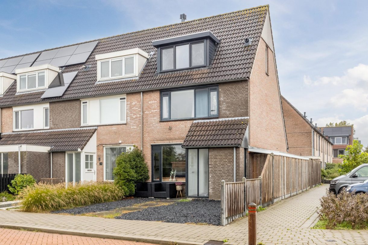 Te koop: Foto Woonhuis aan de Zwanebloem 15 in Kockengen