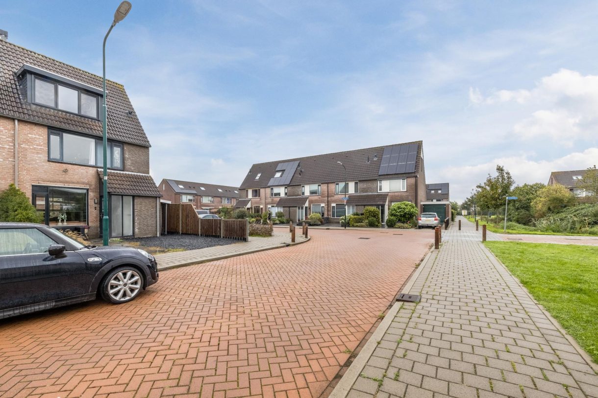 Te koop: Foto Woonhuis aan de Zwanebloem 15 in Kockengen