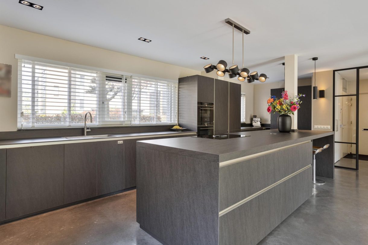 Te koop: Foto Woonhuis aan de Quadriviumlaan 33 in Alphen aan den Rijn