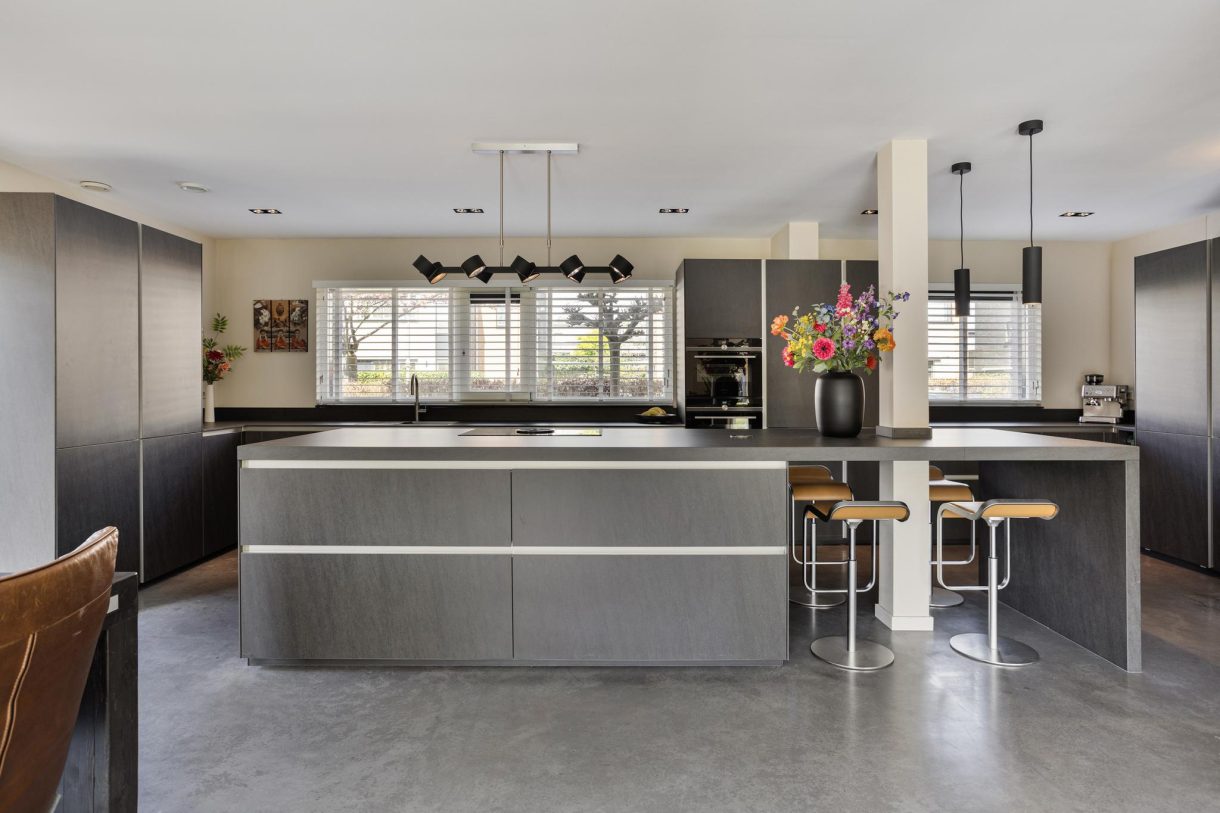 Te koop: Foto Woonhuis aan de Quadriviumlaan 33 in Alphen aan den Rijn