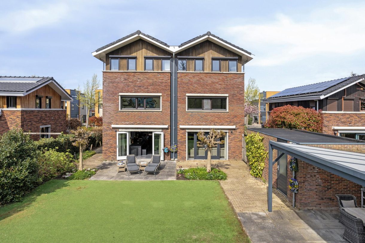 Te koop: Foto Woonhuis aan de Quadriviumlaan 33 in Alphen aan den Rijn