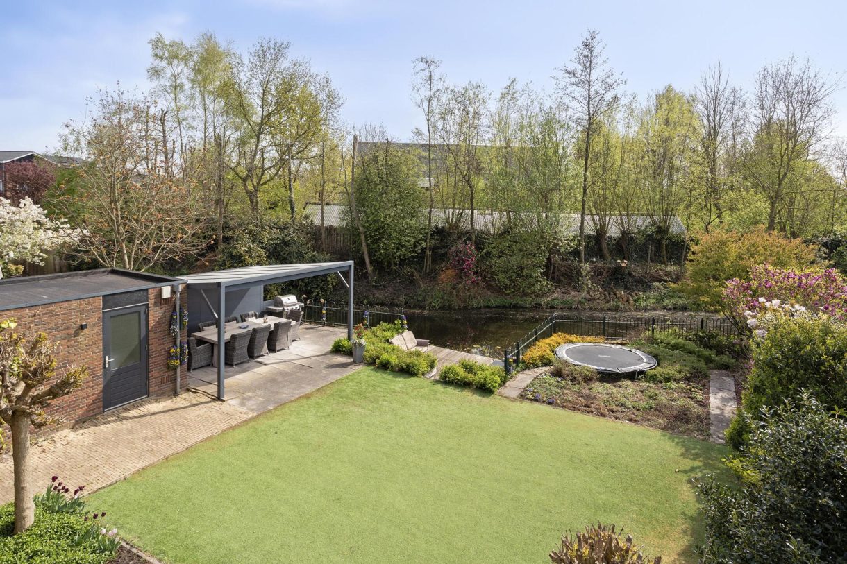 Te koop: Foto Woonhuis aan de Quadriviumlaan 33 in Alphen aan den Rijn