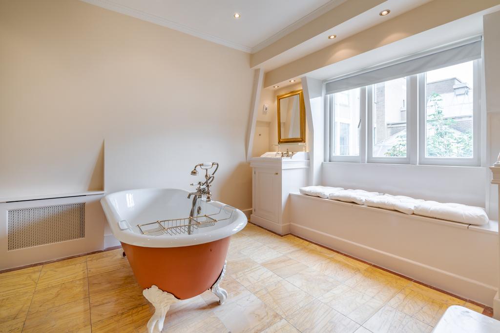 Te huur: Foto Woonhuis aan de Casuariestraat 55 in 's-Gravenhage