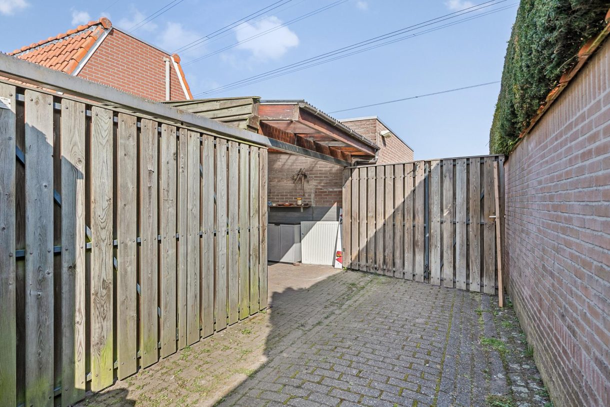 Te koop: Foto Woonhuis aan de Prof. Titus Brandsmastraat 9 in Best