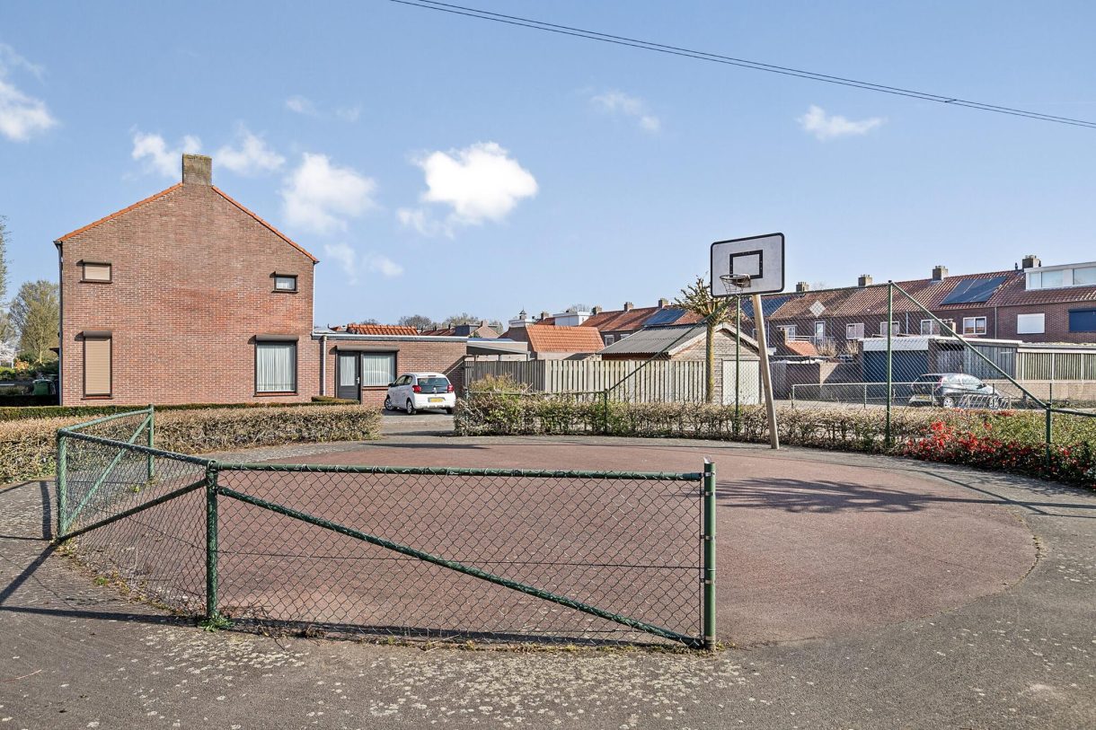 Te koop: Foto Woonhuis aan de Prof. Titus Brandsmastraat 9 in Best