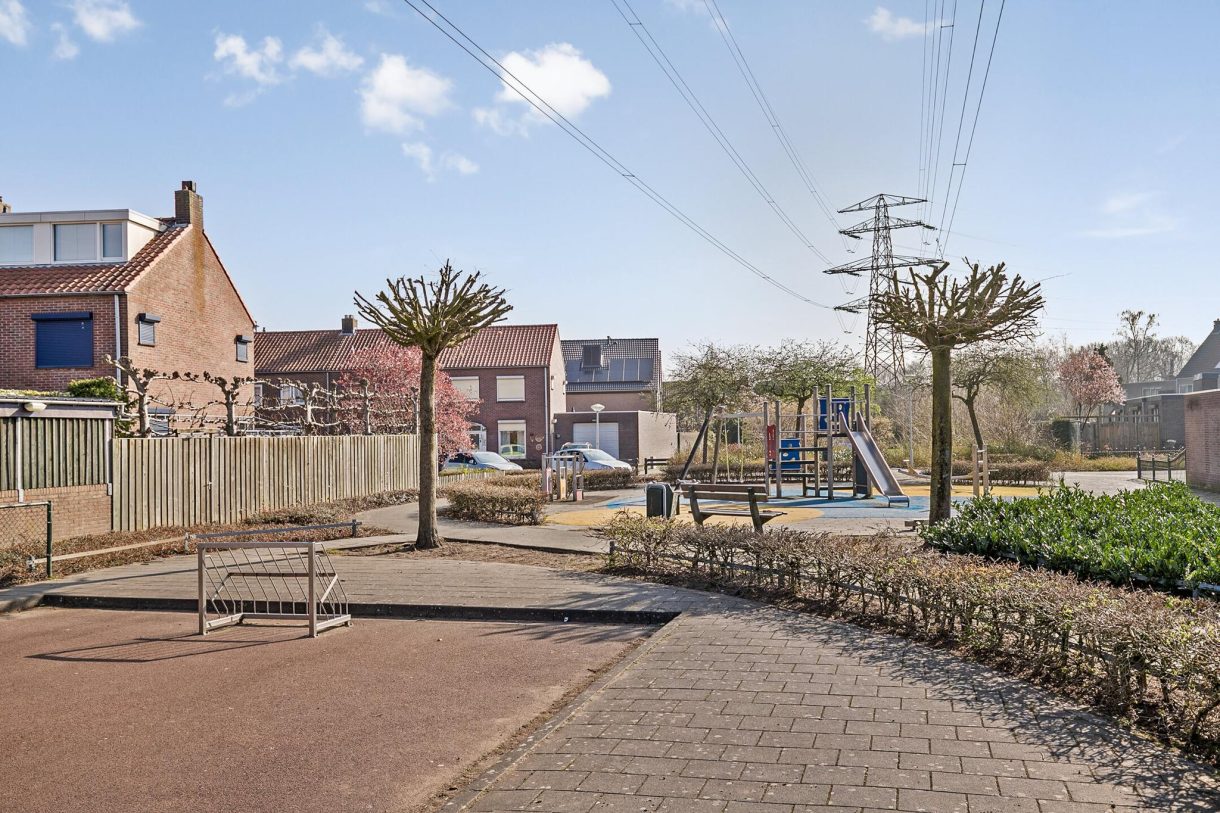 Te koop: Foto Woonhuis aan de Prof. Titus Brandsmastraat 9 in Best