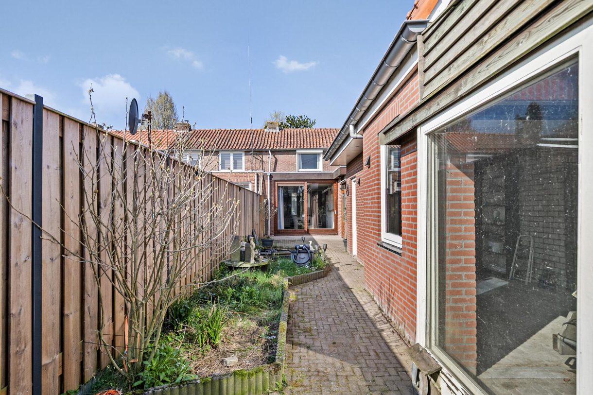 Te koop: Foto Woonhuis aan de Prof. Titus Brandsmastraat 9 in Best