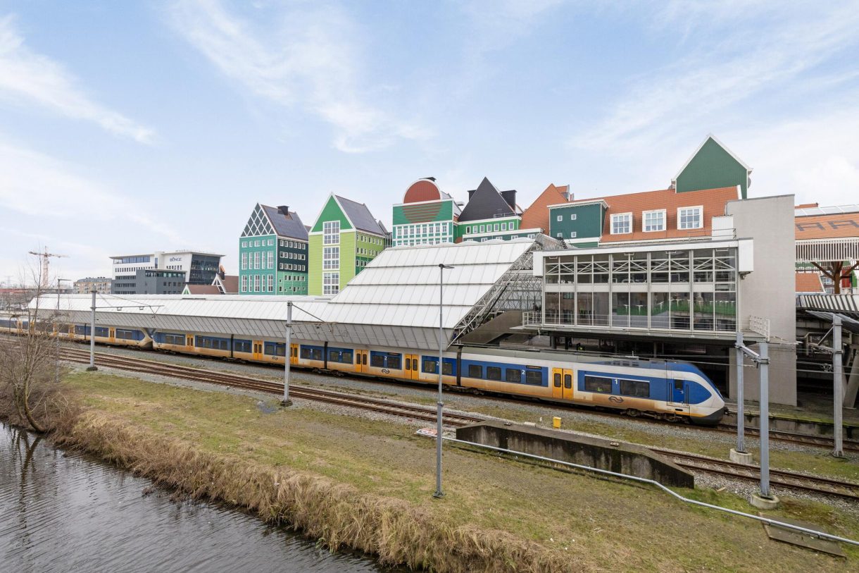 Te koop: Foto Woonhuis aan de Westzanerdijk 77 in Zaandam