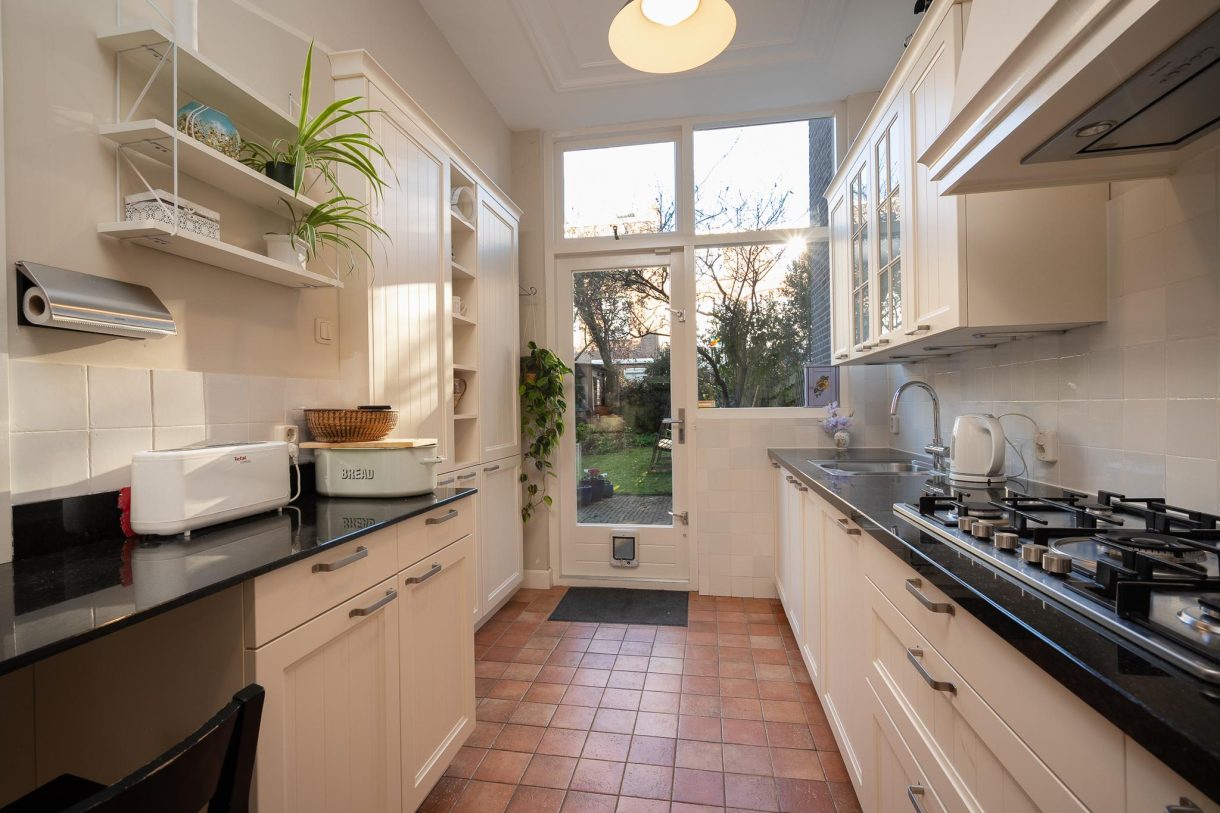 Te huur: Foto Woonhuis aan de Frederik Hendriklaan 13 in 's-Gravenhage