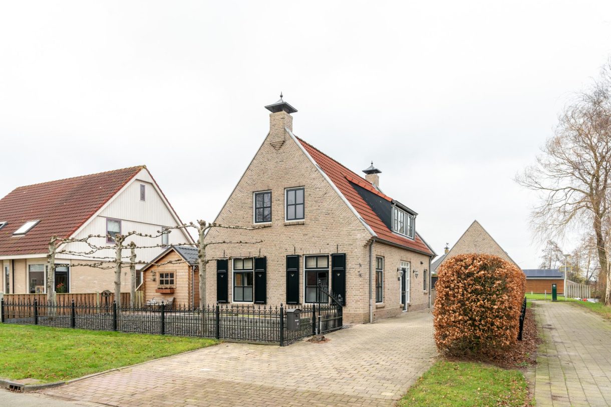 Te koop: Foto Woonhuis aan de De Opslach 13 in Augustinusga