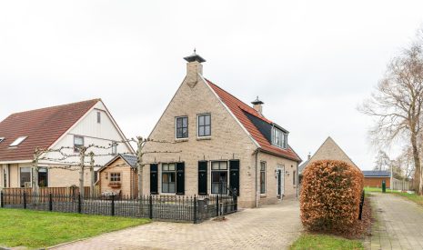 Te koop: Foto Woonhuis aan de De Opslach 13 in Augustinusga