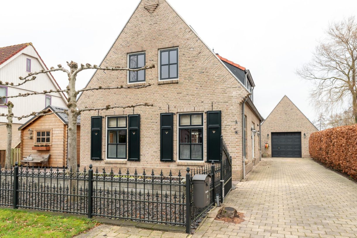 Te koop: Foto Woonhuis aan de De Opslach 13 in Augustinusga