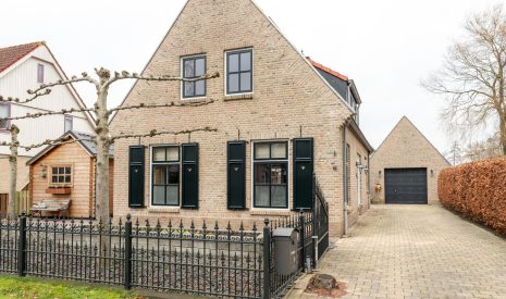 Te koop: Foto Woonhuis aan de De Opslach 13 in Augustinusga