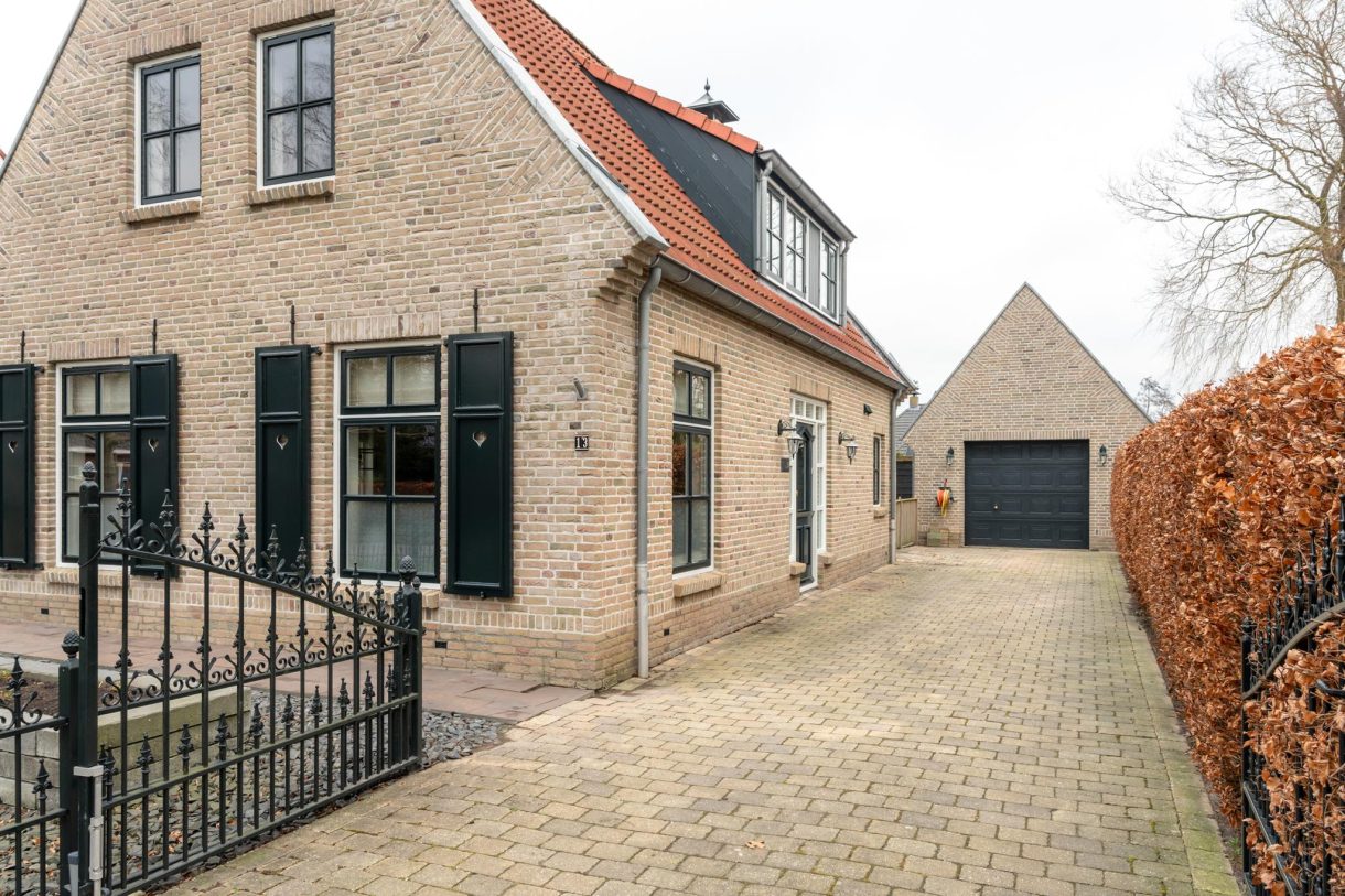 Te koop: Foto Woonhuis aan de De Opslach 13 in Augustinusga