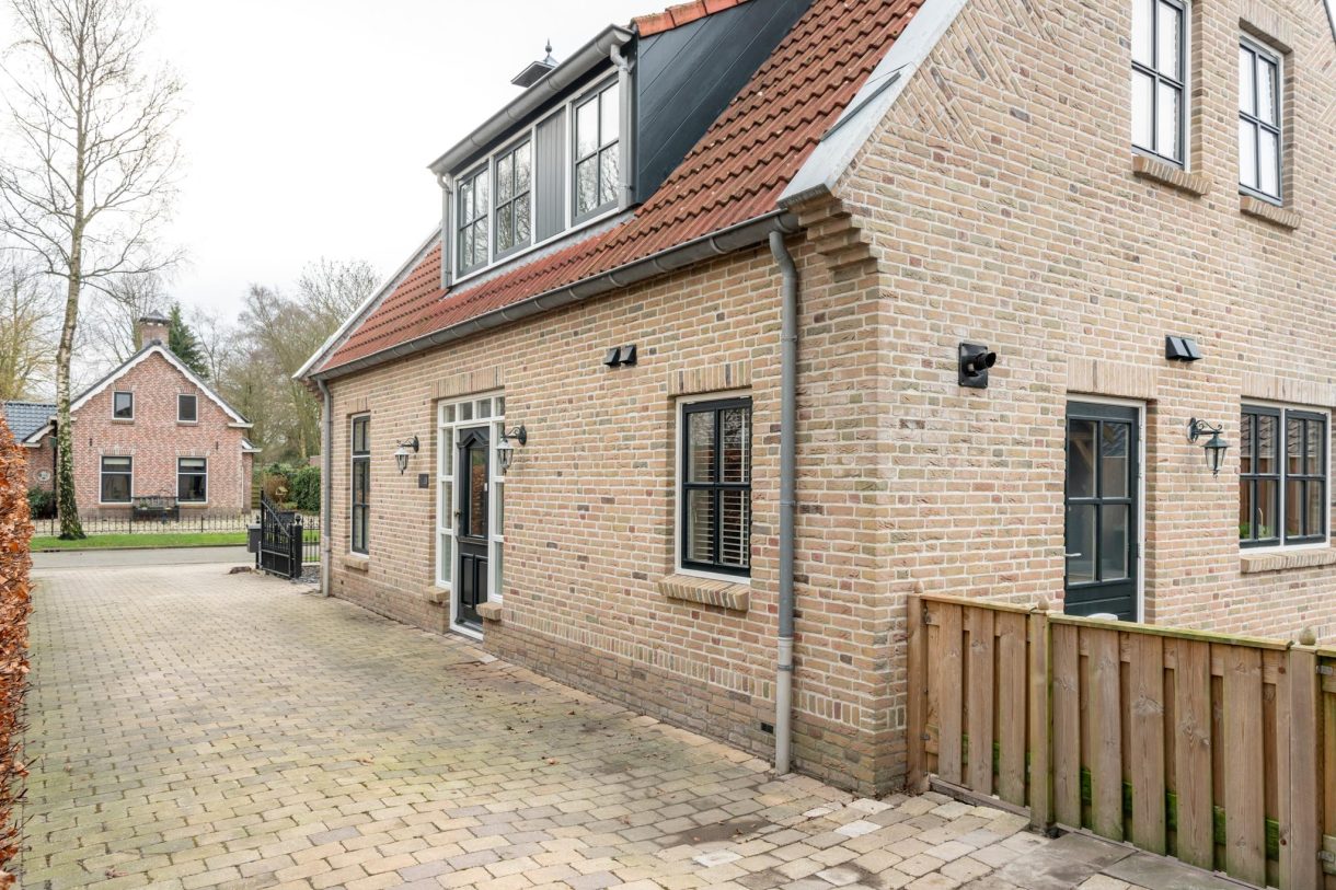 Te koop: Foto Woonhuis aan de De Opslach 13 in Augustinusga