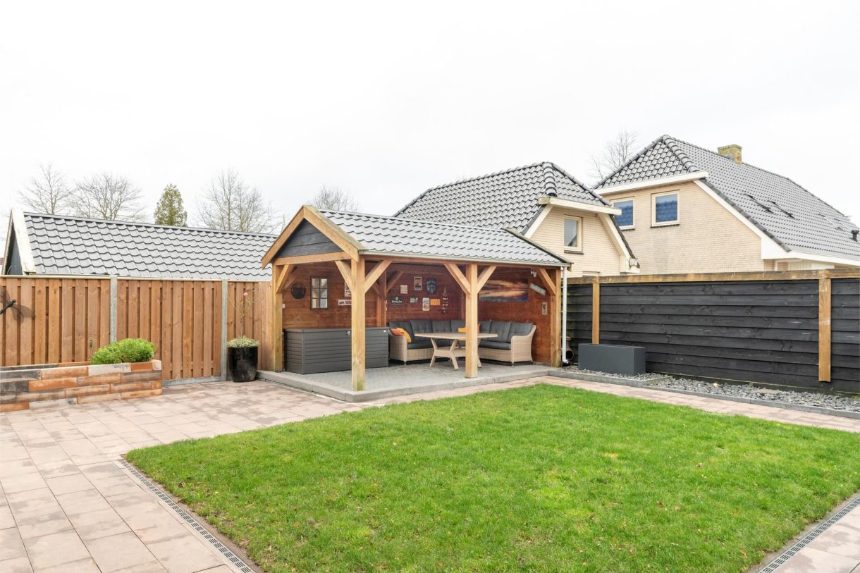 Te koop: Foto Woonhuis aan de De Opslach 13 in Augustinusga