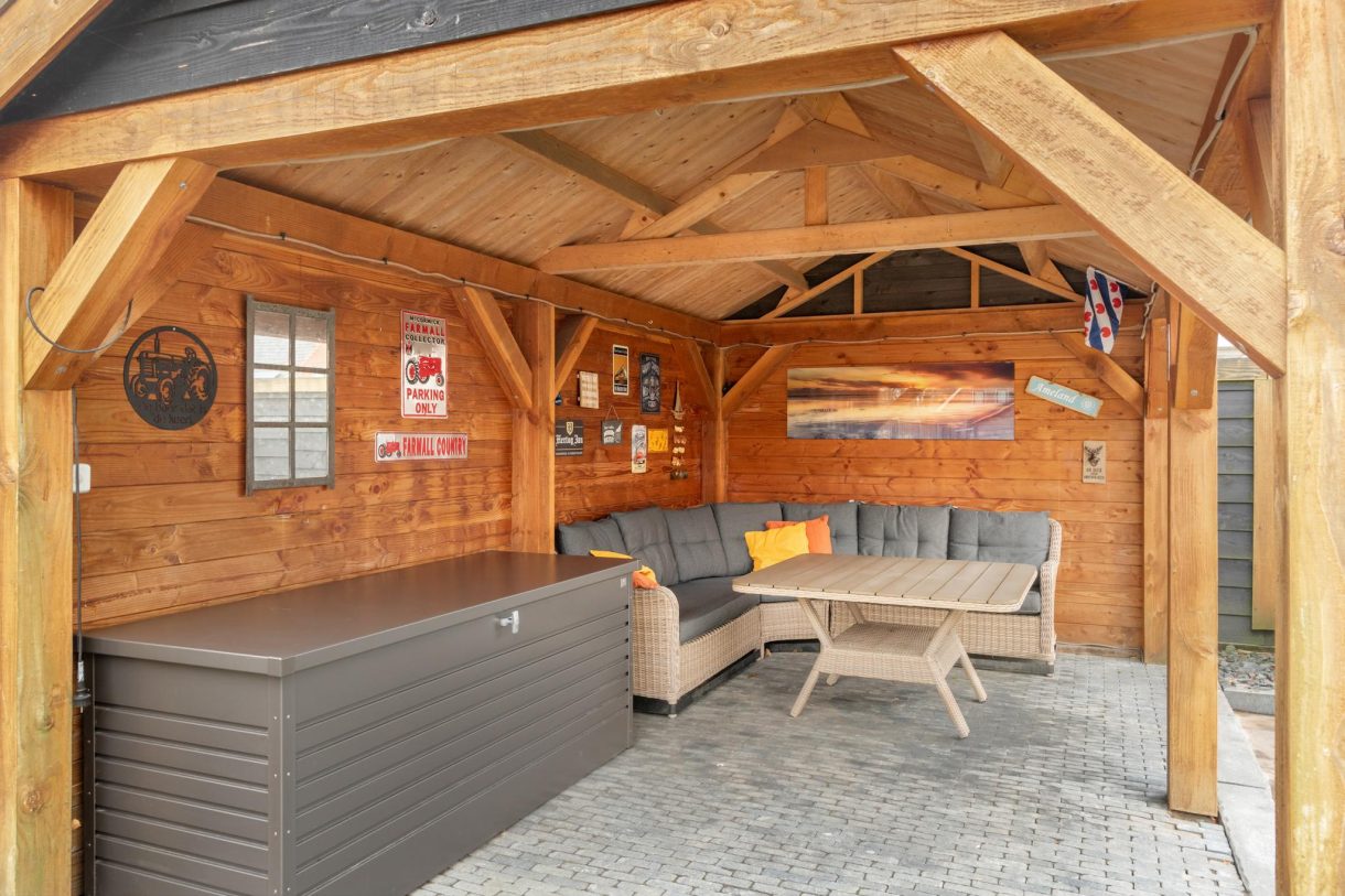 Te koop: Foto Woonhuis aan de De Opslach 13 in Augustinusga