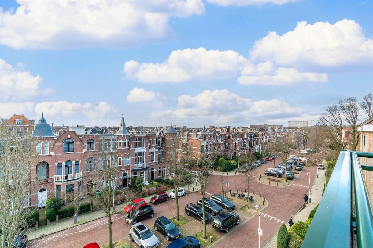 Te koop: Foto Appartement aan de Johan van Oldenbarneveltlaan 23H in 's-Gravenhage