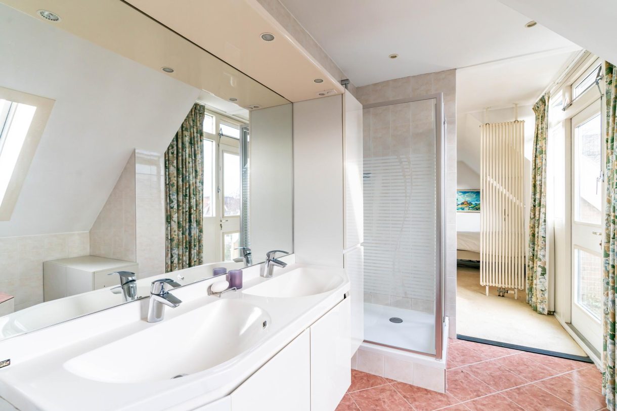 Te koop: Foto Appartement aan de Johan van Oldenbarneveltlaan 23H in 's-Gravenhage