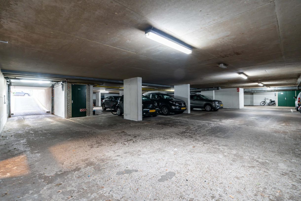 Te koop: Foto Appartement aan de Johan van Oldenbarneveltlaan 23H in 's-Gravenhage