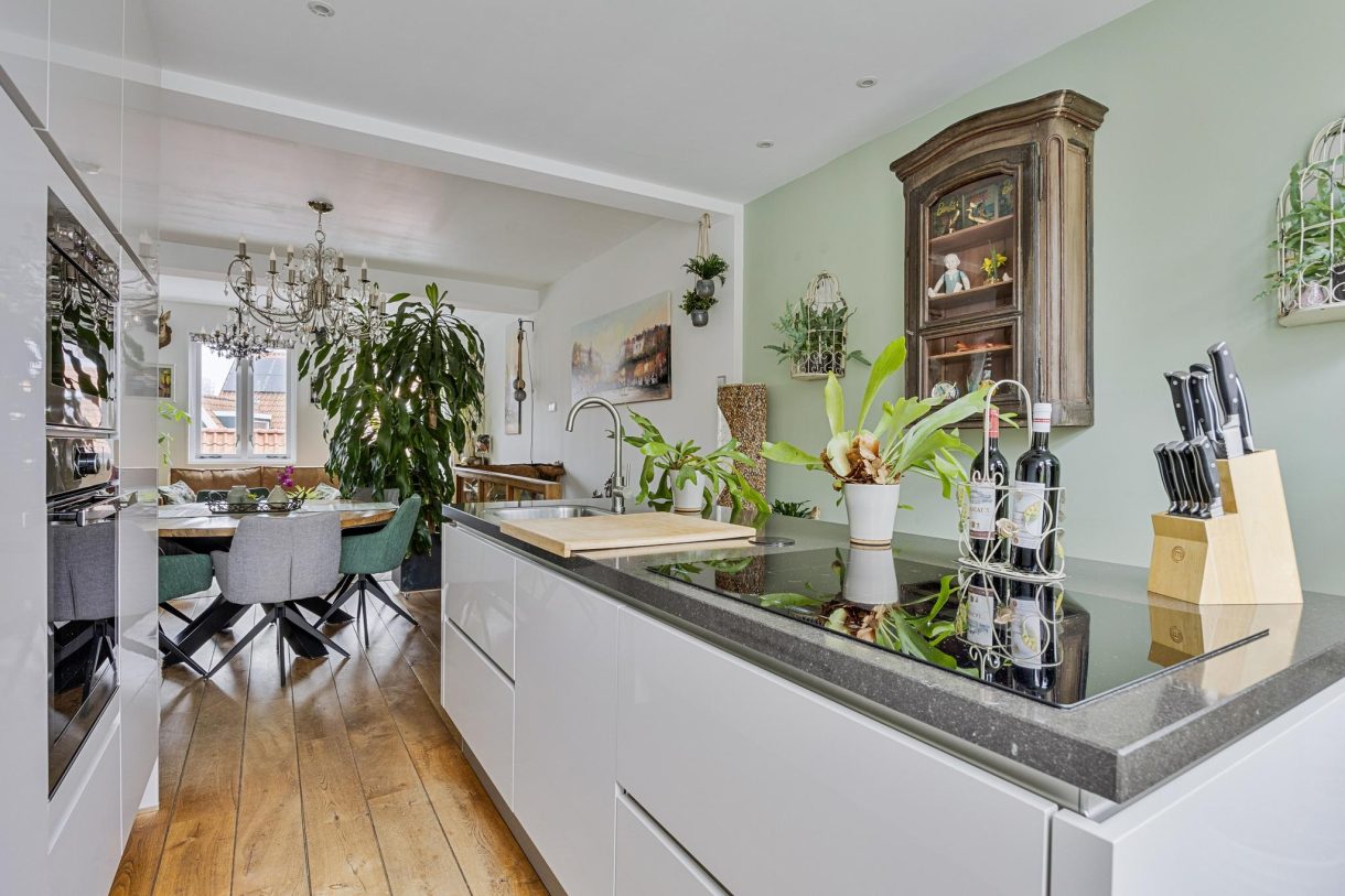 Te koop: Foto Woonhuis aan de Westzanerdijk 98 in Zaandam