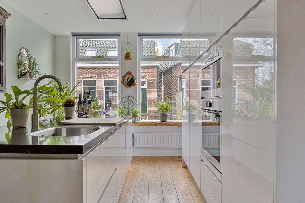 Te koop: Foto Woonhuis aan de Westzanerdijk 98 in Zaandam