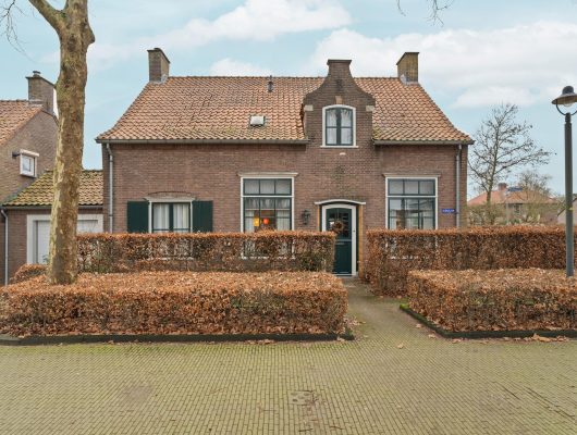 Hoofdfoto van Leuth Kerkplein 7