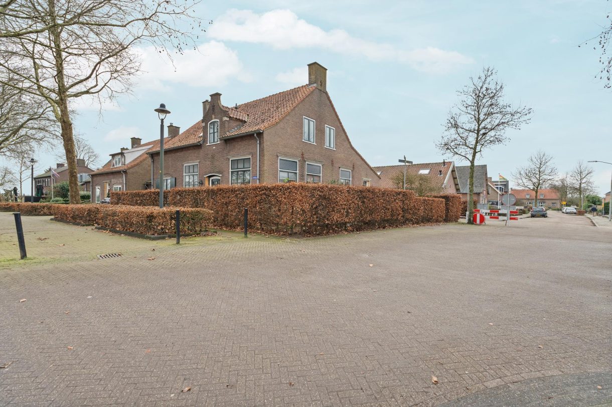 Te koop: Foto Woonhuis aan de Kerkplein 7 in Leuth