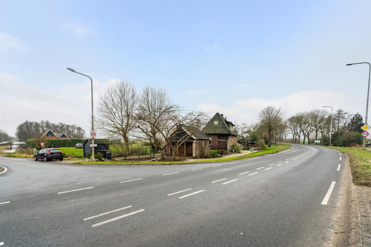 Te koop: Foto Woonhuis aan de Lange Meentweg 1 in Woerdense Verlaat