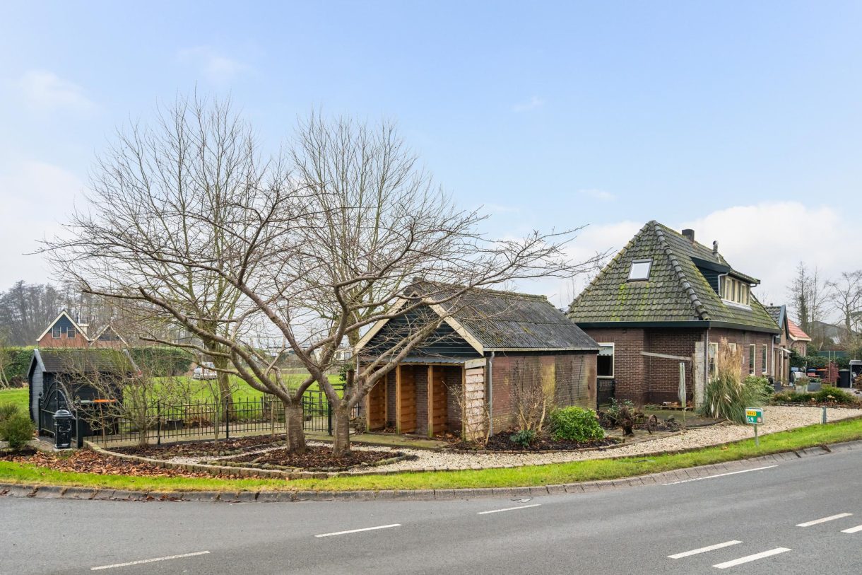 Te koop: Foto Woonhuis aan de Lange Meentweg 1 in Woerdense Verlaat