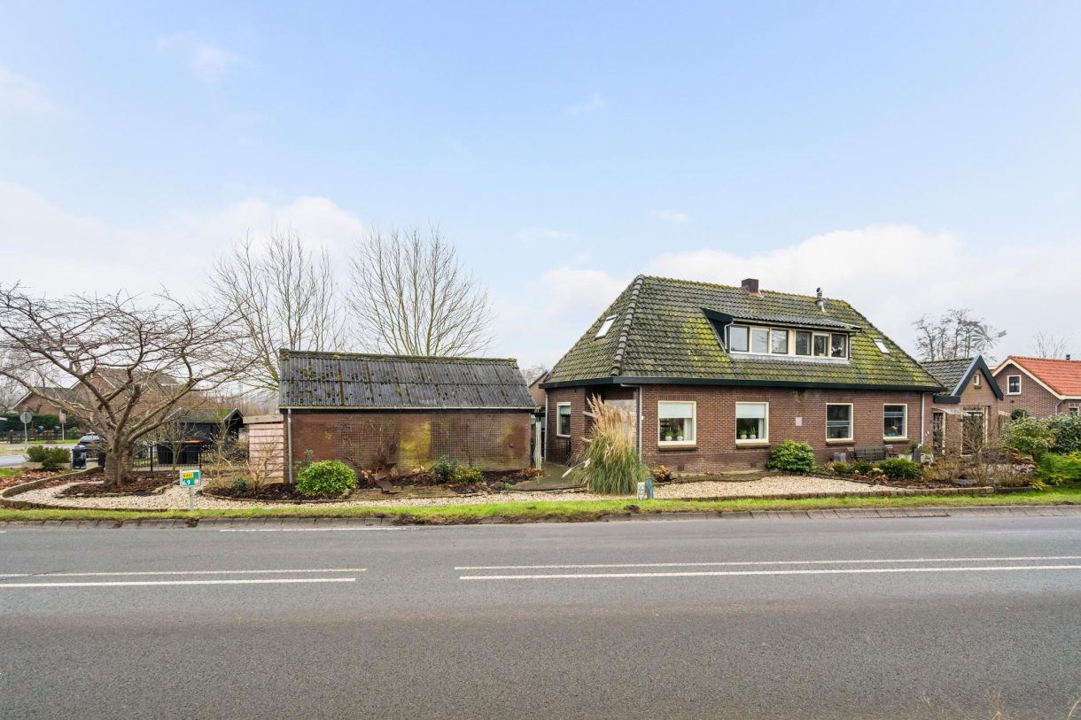 Te koop: Foto Woonhuis aan de Lange Meentweg 1 in Woerdense Verlaat