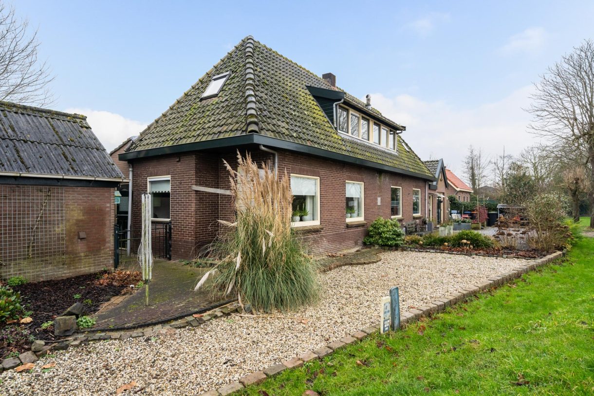 Te koop: Foto Woonhuis aan de Lange Meentweg 1 in Woerdense Verlaat