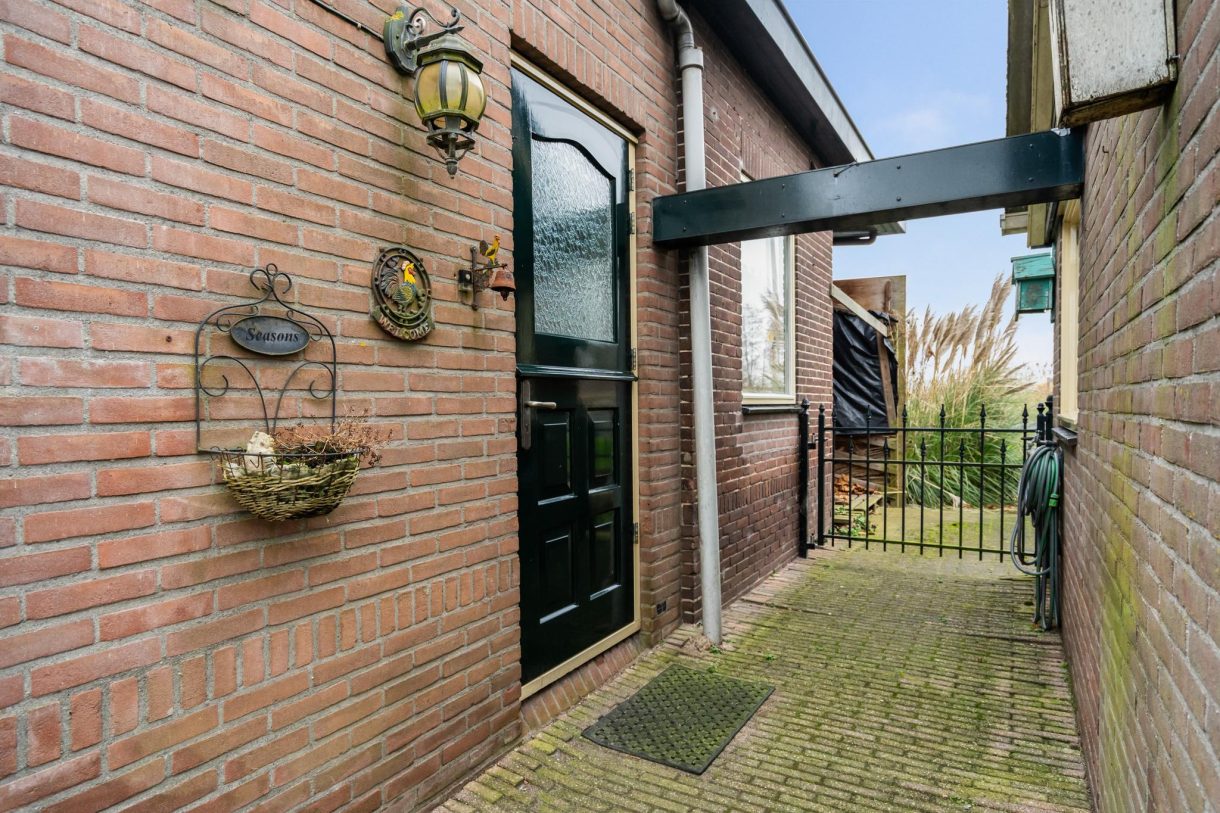 Te koop: Foto Woonhuis aan de Lange Meentweg 1 in Woerdense Verlaat