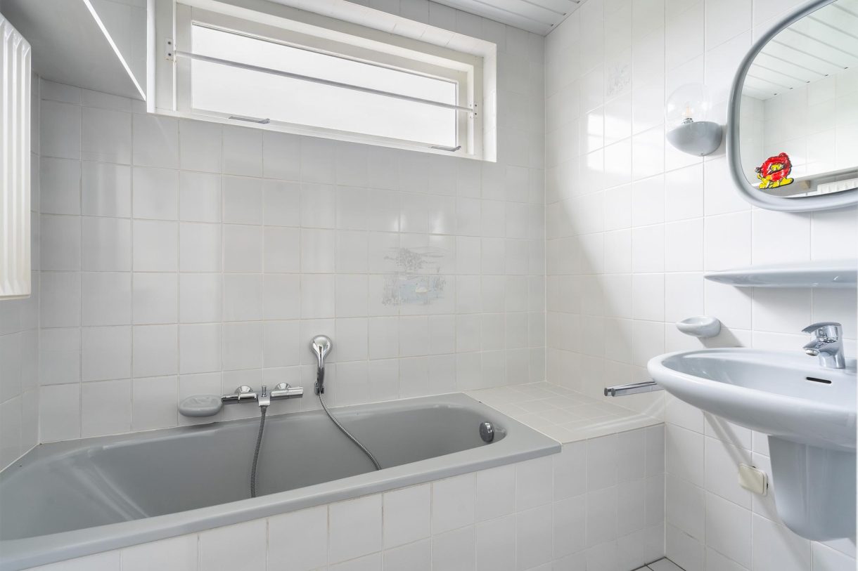 Te koop: Foto Woonhuis aan de Lange Meentweg 1 in Woerdense Verlaat