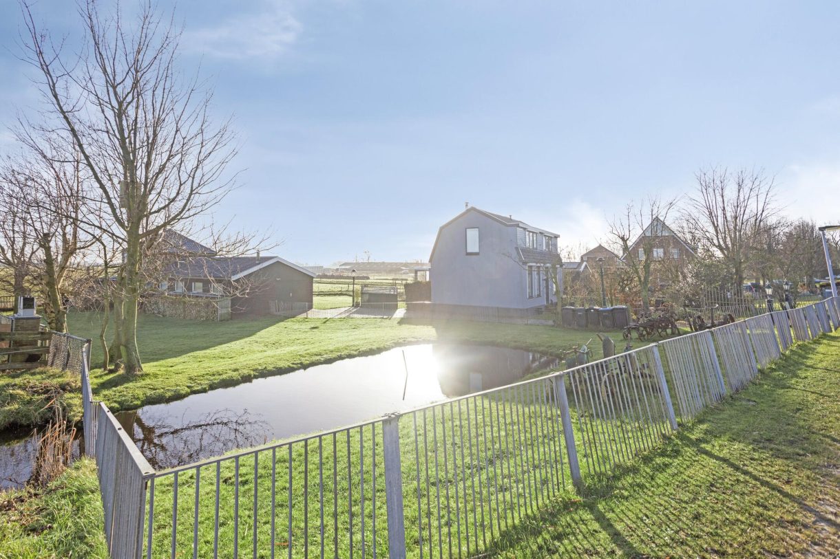 Te koop: Foto Woonhuis aan de Nauernasche Vaartdijk 7 in Westzaan