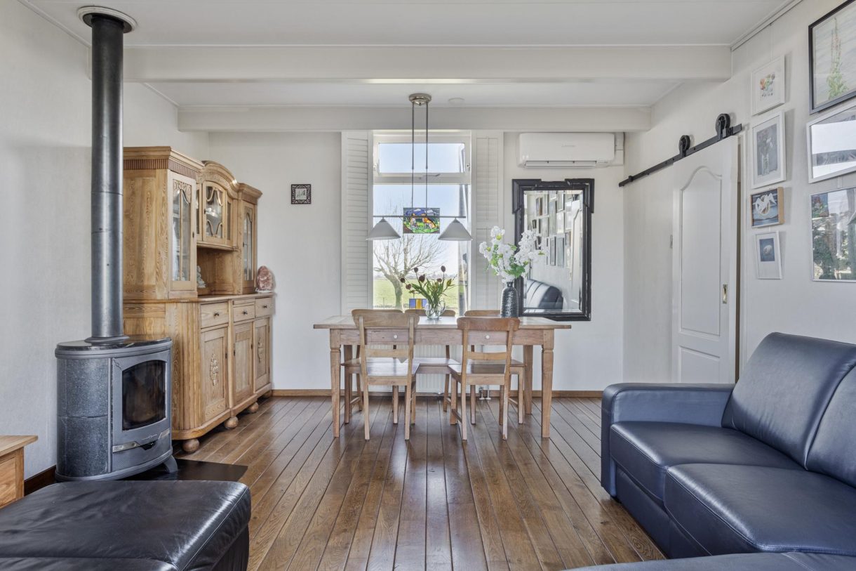 Te koop: Foto Woonhuis aan de Nauernasche Vaartdijk 7 in Westzaan