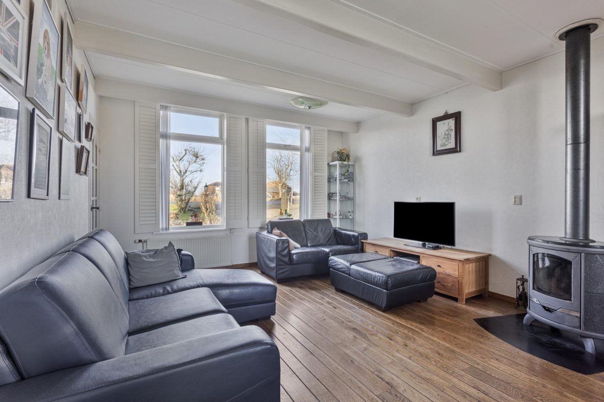 Te koop: Foto Woonhuis aan de Nauernasche Vaartdijk 7 in Westzaan