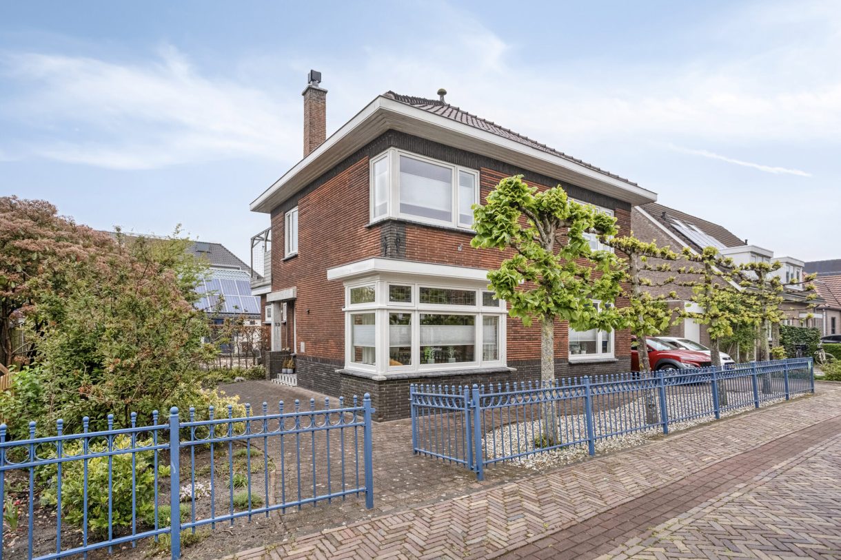 Te koop: Foto Woonhuis aan de Kerkstraat 13 in Woubrugge