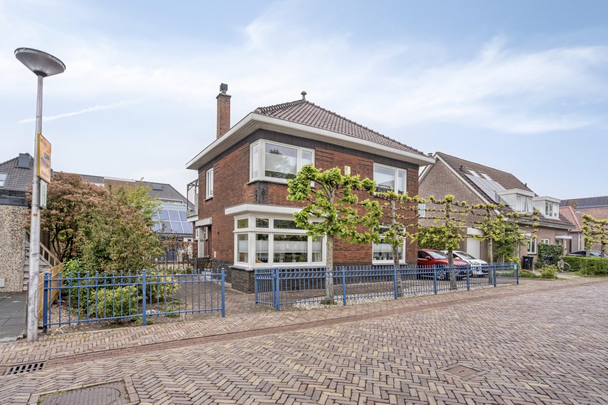 Te koop: Foto Woonhuis aan de Kerkstraat 13 in Woubrugge