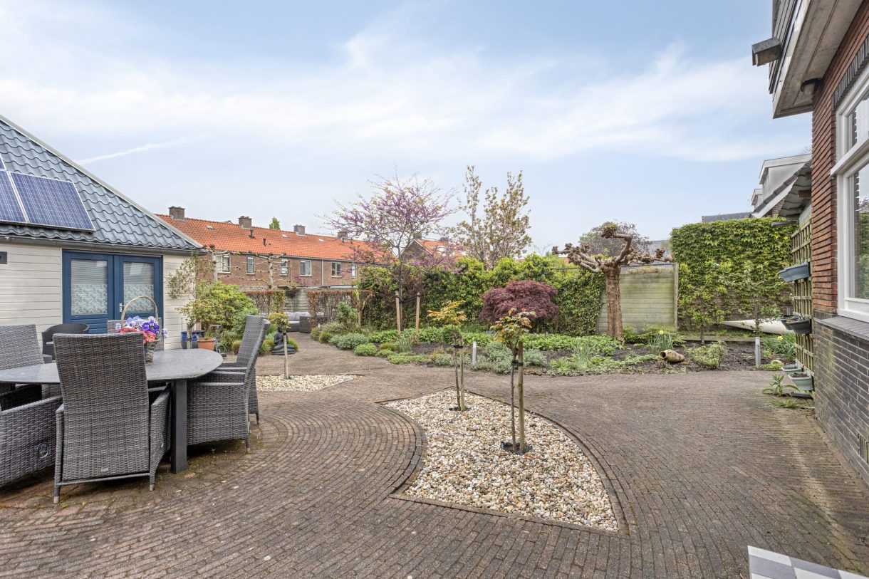 Te koop: Foto Woonhuis aan de Kerkstraat 13 in Woubrugge