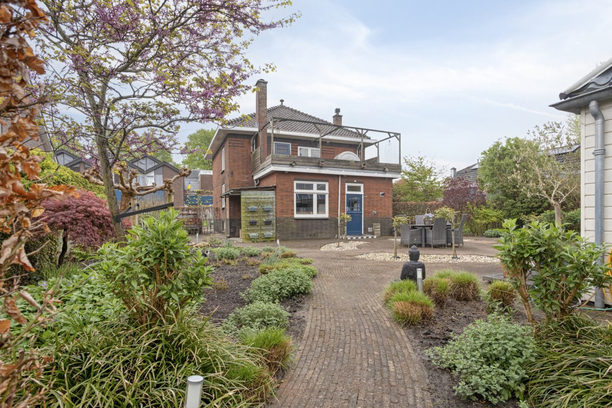 Te koop: Foto Woonhuis aan de Kerkstraat 13 in Woubrugge