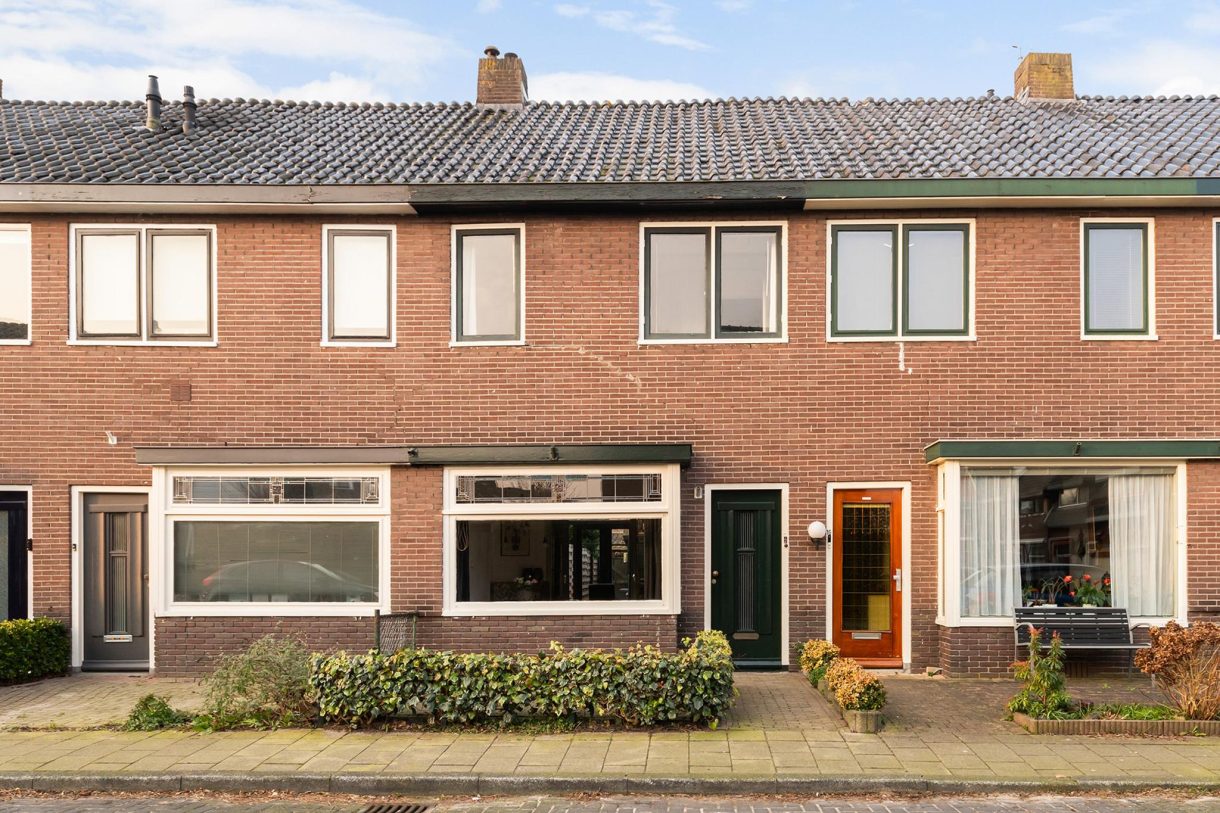 Te koop: Foto Woonhuis aan de Dahliastraat 18 in Woerden