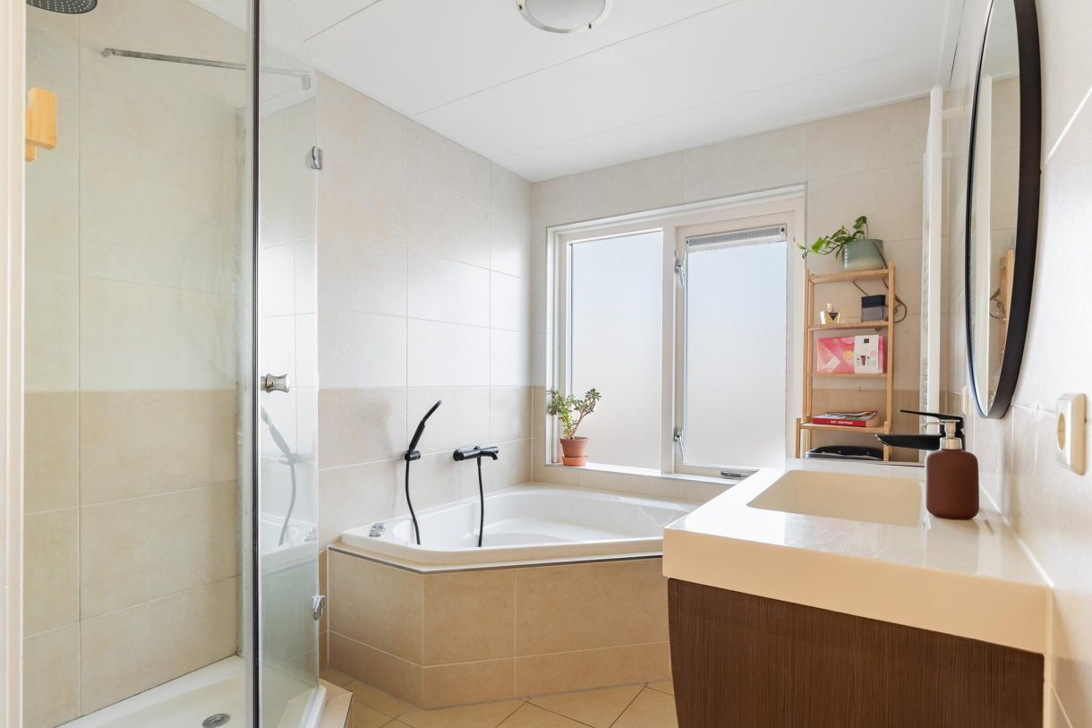 Te koop: Foto Woonhuis aan de Jozef Israelslaan 42 in Woerden