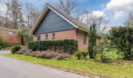 Te koop: Foto Woonhuis aan de Hof van Halenweg 2-346 in Hooghalen
