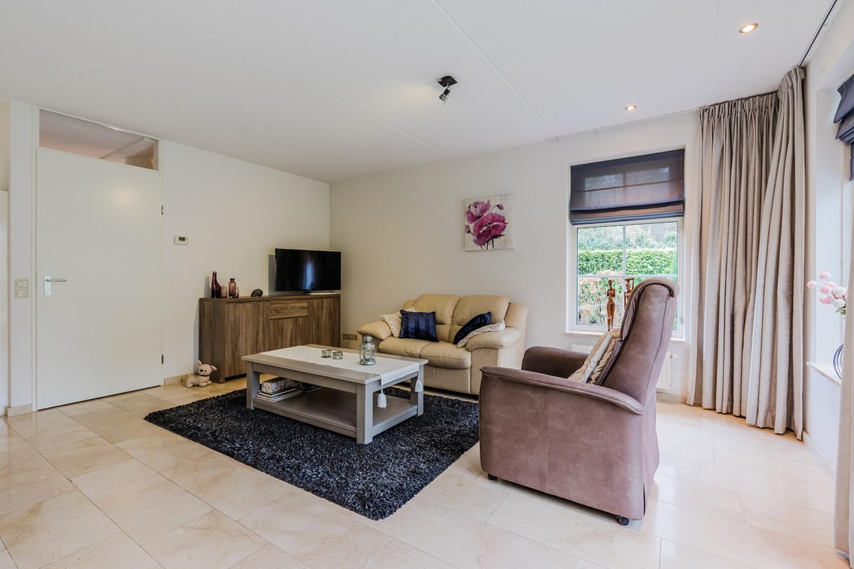 Te koop: Foto Woonhuis aan de Hof van Halenweg 2-346 in Hooghalen