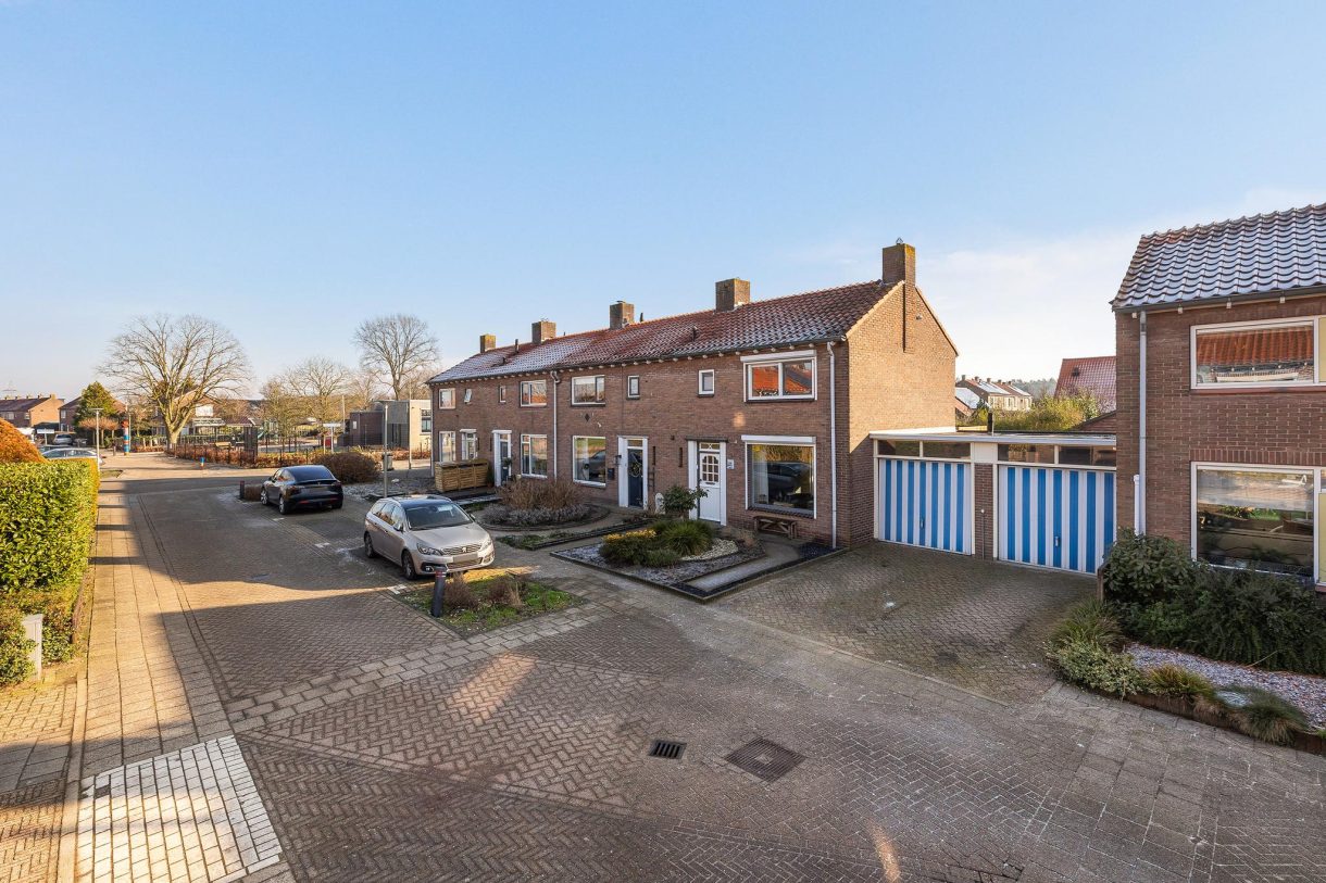 Te koop: Foto Woonhuis aan de Leeuwerikstraat 13 in Hattemerbroek