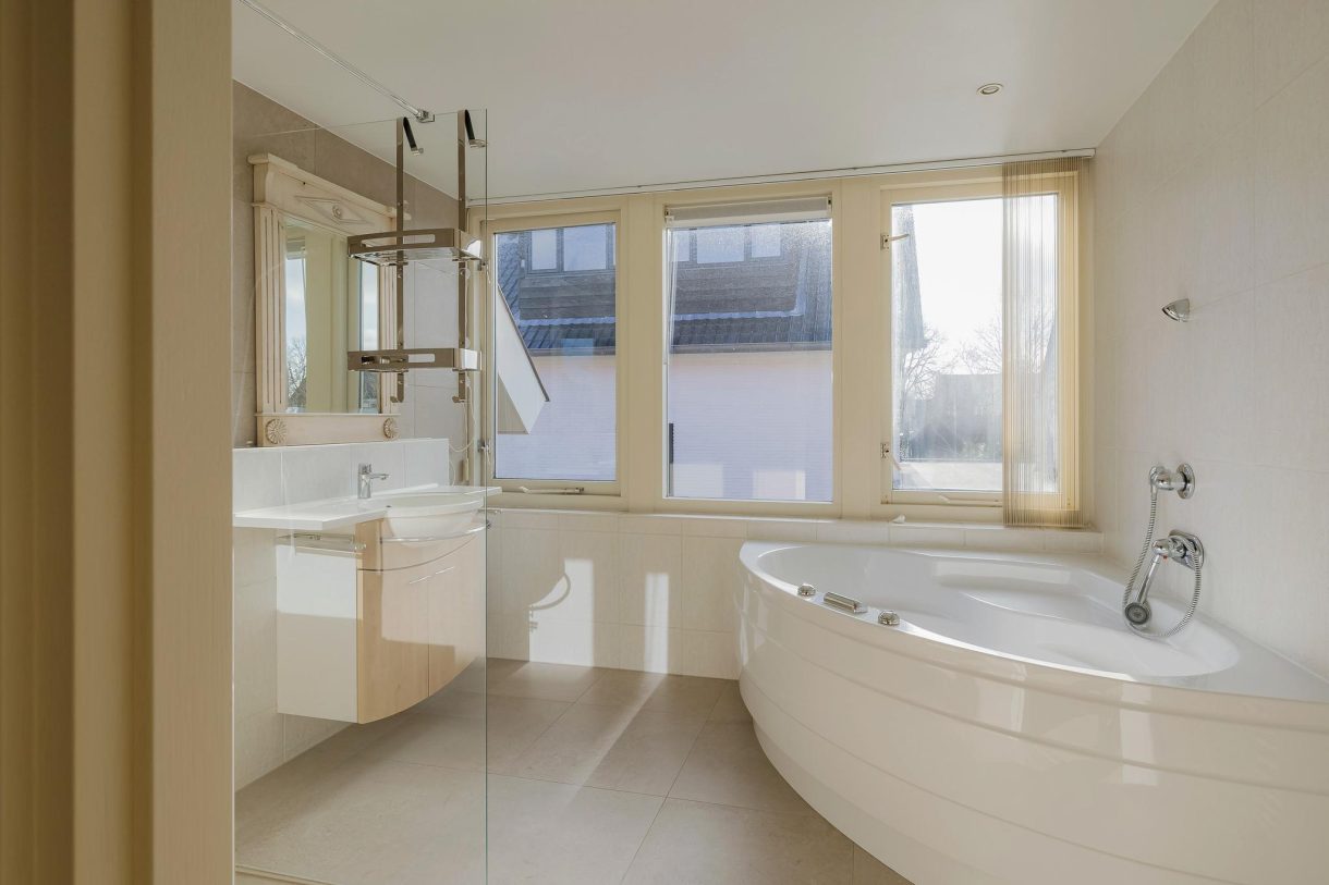 Te koop: Foto Woonhuis aan de Viaductweg 54 in Noordwijkerhout