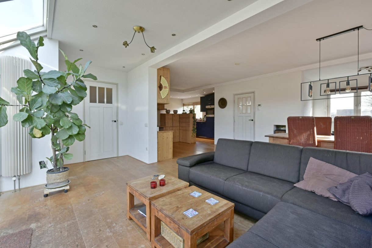 Te koop: Foto Woonhuis aan de Kerkvaartsweg 4 in Aarlanderveen