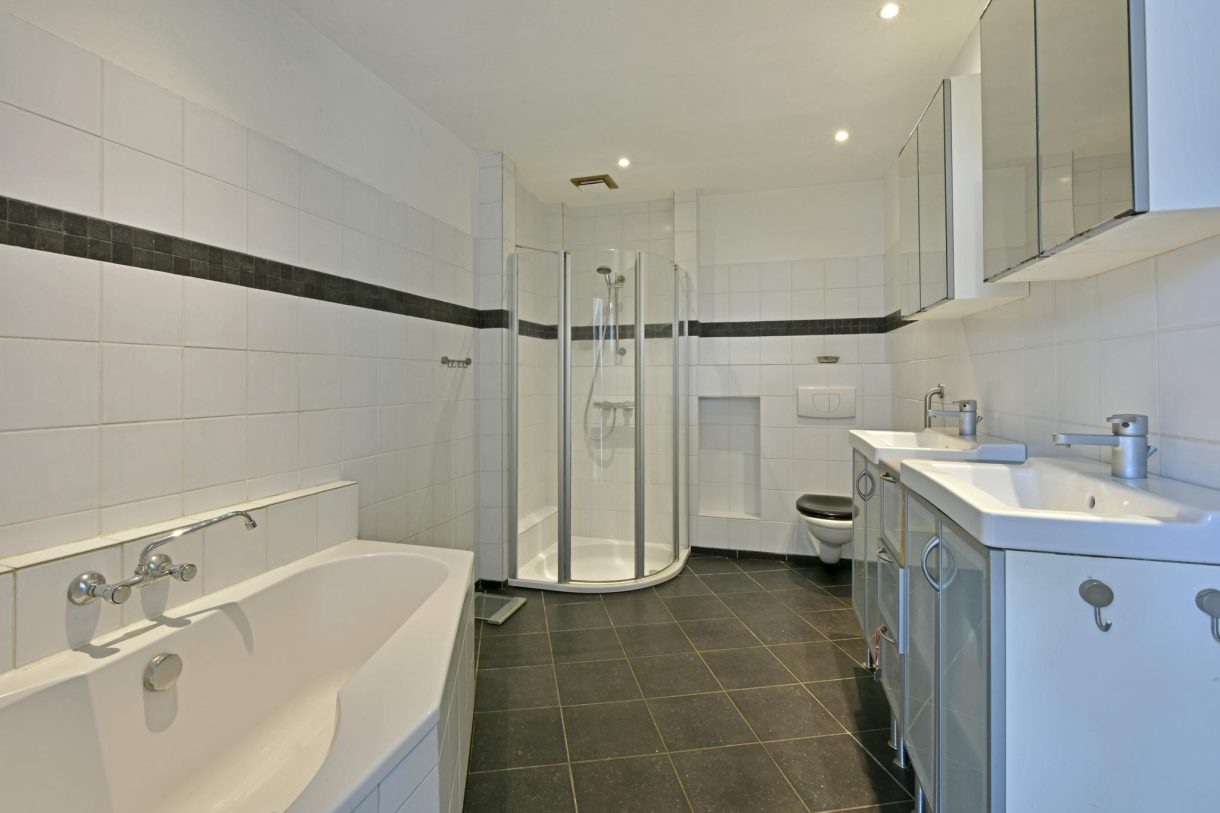 Te koop: Foto Woonhuis aan de Kerkvaartsweg 4 in Aarlanderveen